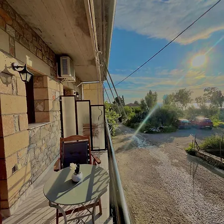 Voula Pansion 招待所 卡德哈米利