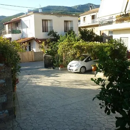 Voula Pansion Guest house