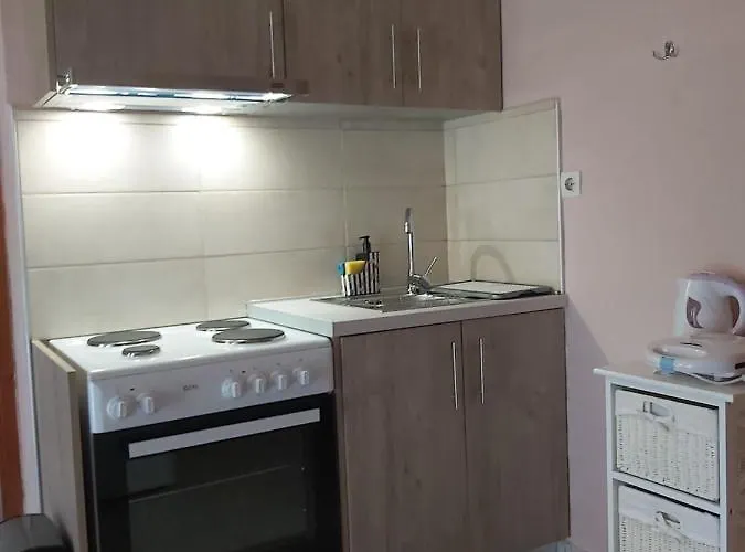 Voula Pansion 3* Kardhamili